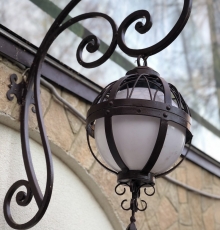 Фонарь кованый навесной