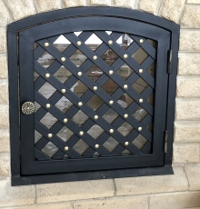 Кованые дверцы