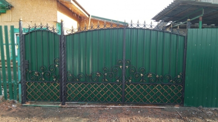 Ворота и калитка "Солнечные с сеткой"