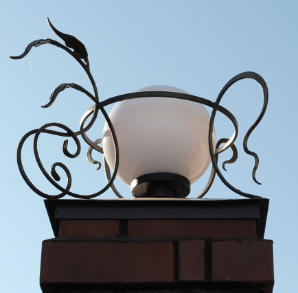 Колпак на столб с фонарем "Вьюн"