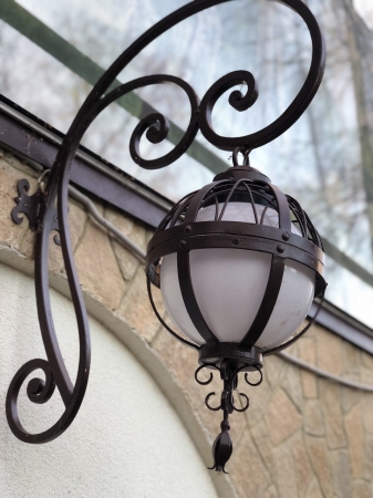Фонарь кованый навесной